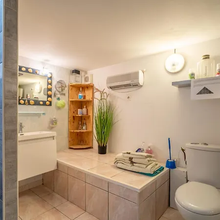 Le Grand Lapin Blanc Apartment Fleury (Aude)