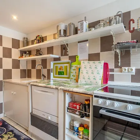 Le Grand Lapin Blanc Apartment *
